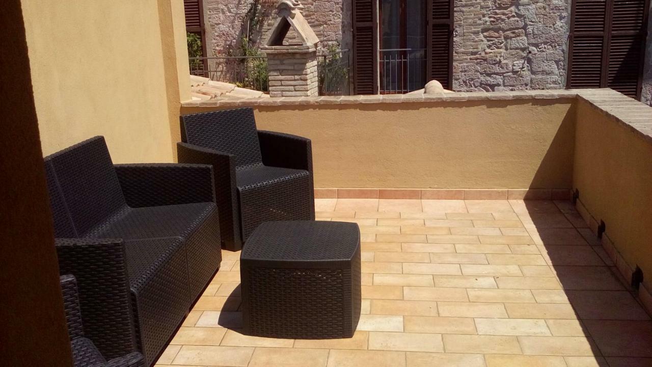 Casa Vacanze Gaia Asís Exterior foto